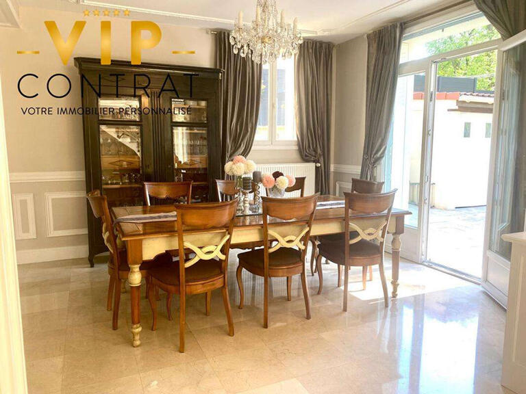 Property Montmorency - 6 bedrooms