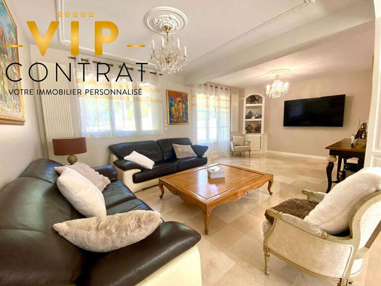 Property Montmorency - 6 bedrooms