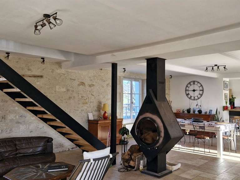 Maison Montmorillon - 5 chambres - 305m²