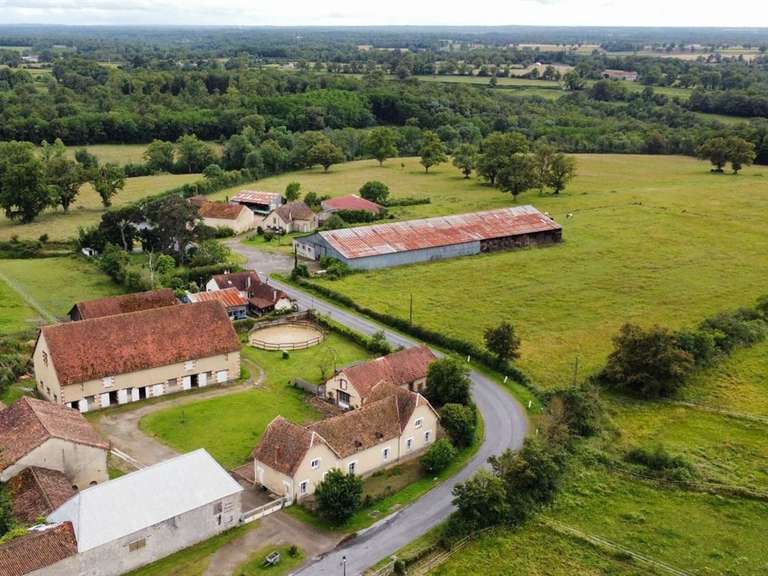 Maison Montmorillon - 5 chambres - 305m²