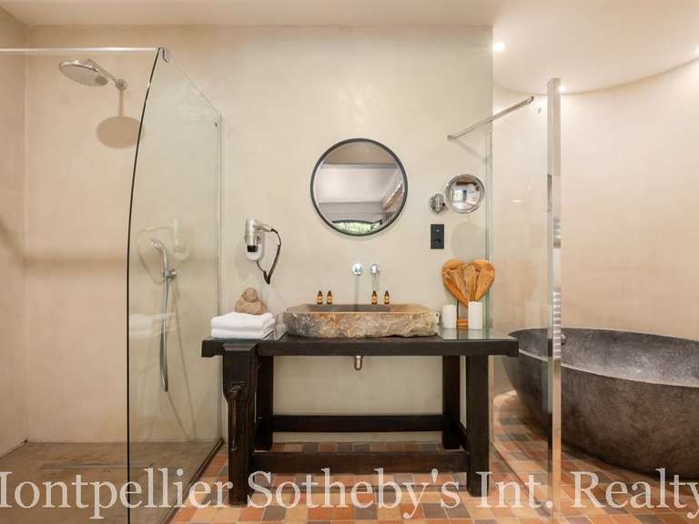 House Montpellier - 7 bedrooms - 400m²