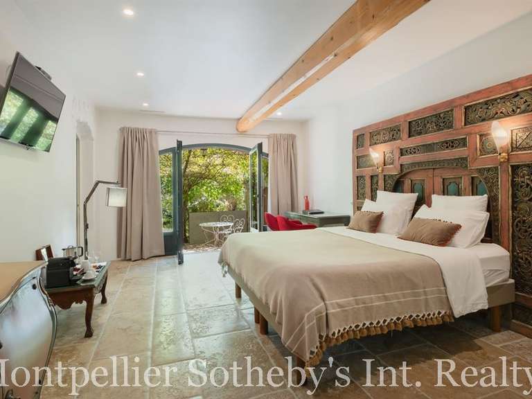 House Montpellier - 7 bedrooms - 400m²