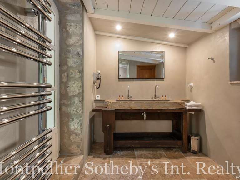 House Montpellier - 7 bedrooms - 400m²