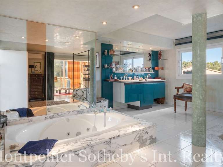House Montpellier - 3 bedrooms - 324m²