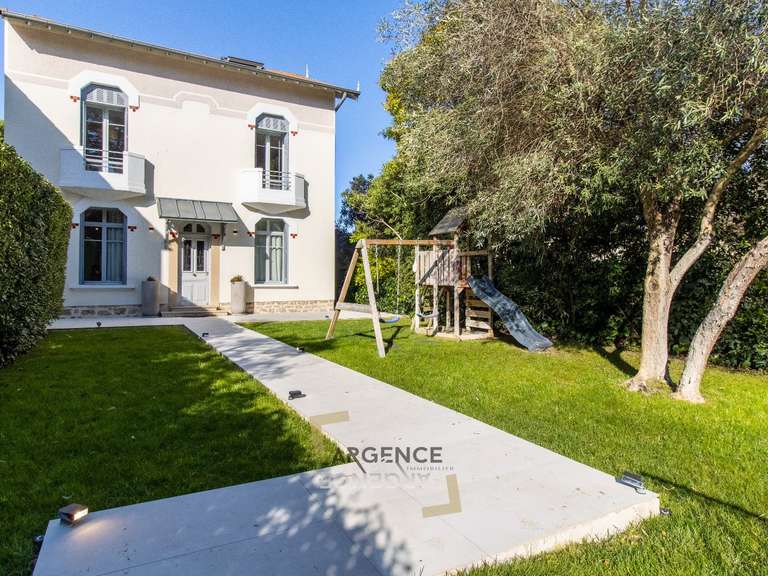 Maison Montpellier - 5 chambres - 200m²