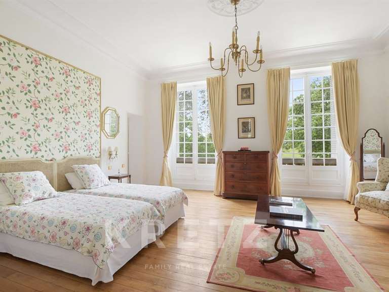 Castle Montpezat-de-Quercy - 9 bedrooms - 700m²