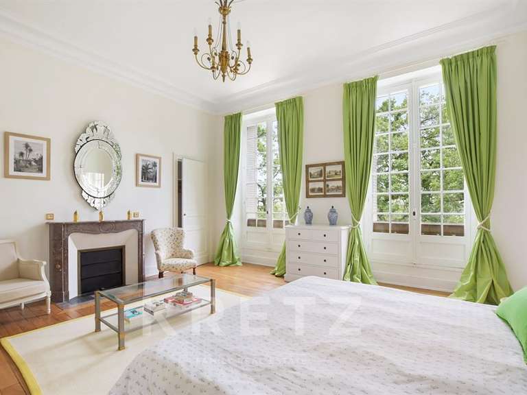 Castle Montpezat-de-Quercy - 9 bedrooms - 700m²