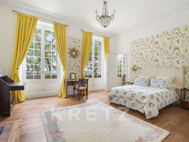 Castle Montpezat-de-Quercy - 9 bedrooms - 700m²