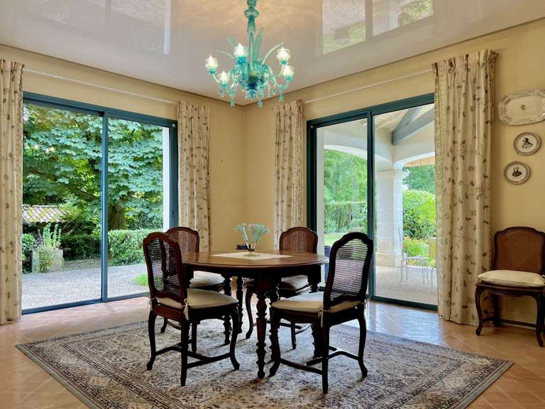 Propriété Montpon-Ménestérol - 3 chambres - 347m²