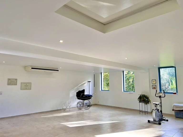 Propriété Montpon-Ménestérol - 3 chambres - 347m²