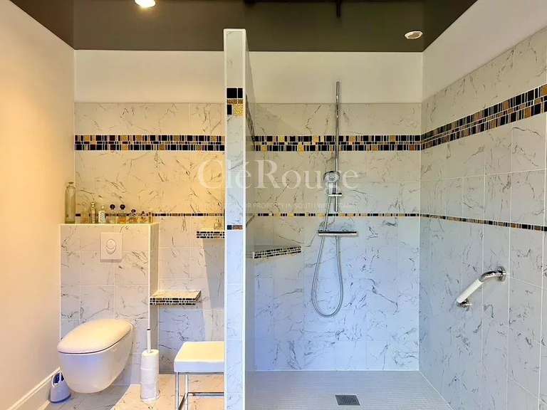 Propriété Montpon-Ménestérol - 3 chambres - 347m²