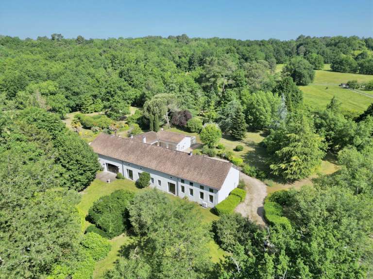 Propriété Montpon-Ménestérol - 3 chambres - 347m²