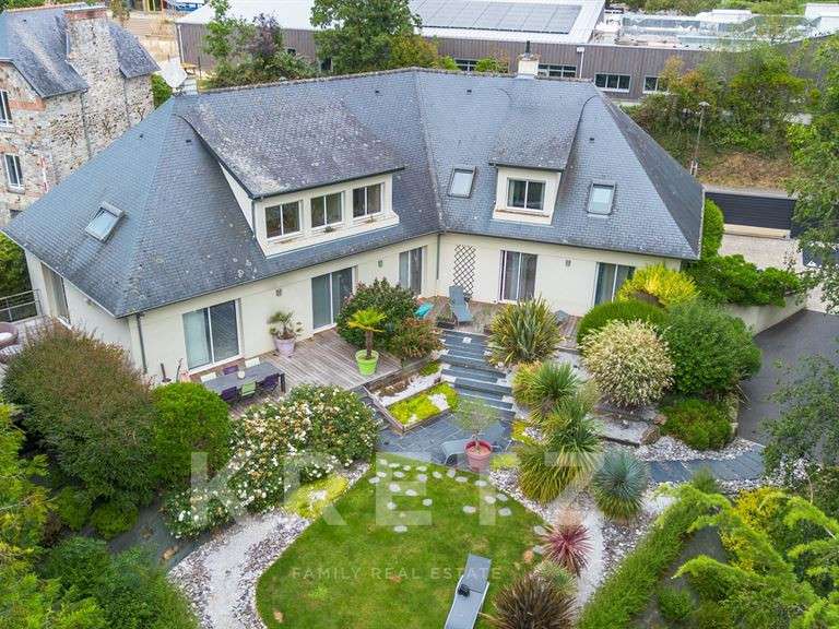 Maison Montreuil-le-Gast - 6 chambres - 300m²