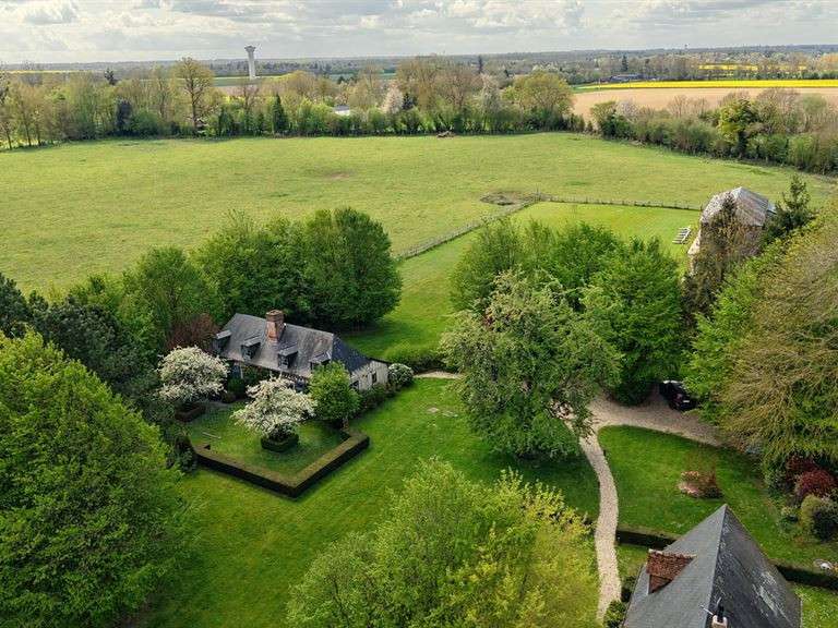 House Morainville-Jouveaux - 7 bedrooms - 530m²