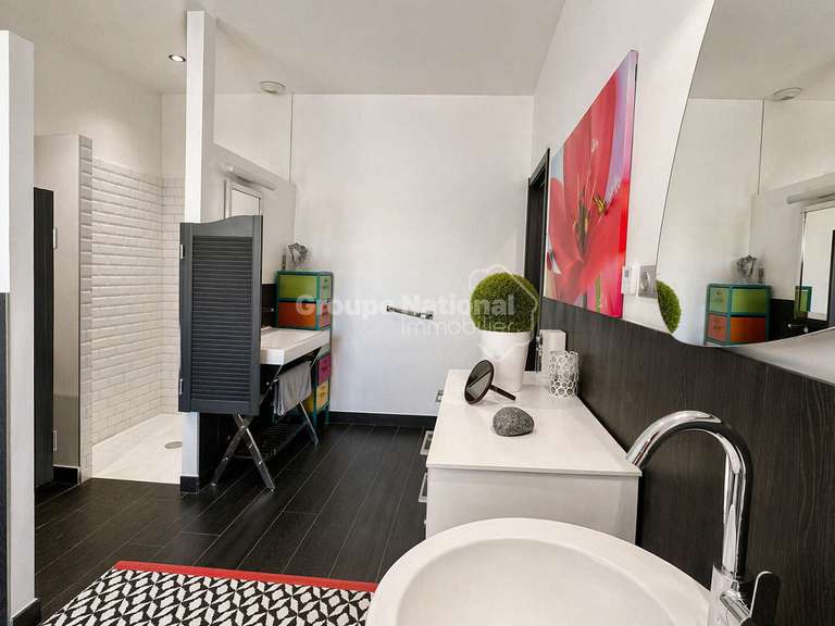 Maison Morières-lès-Avignon - 2 chambres - 187m²