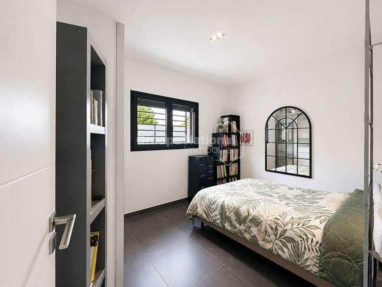 Maison Morières-lès-Avignon - 3 chambres - 187m²