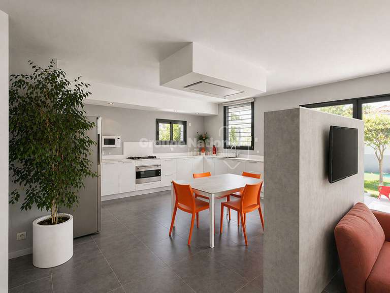 Maison Morières-lès-Avignon - 2 chambres - 187m²