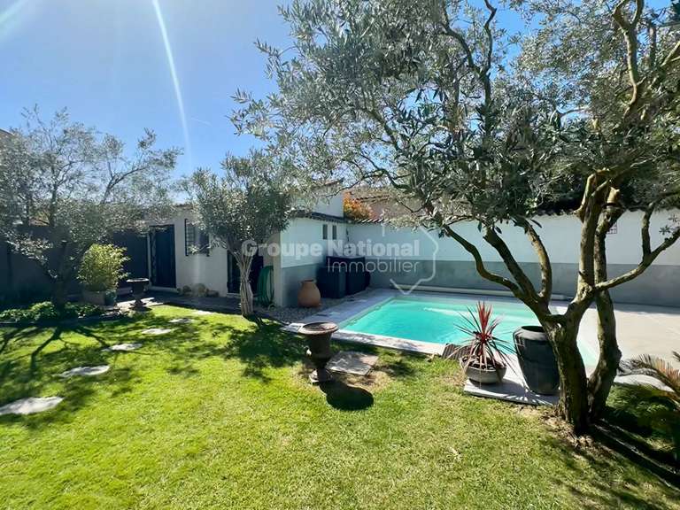 Maison Morières-lès-Avignon - 2 chambres - 187m²