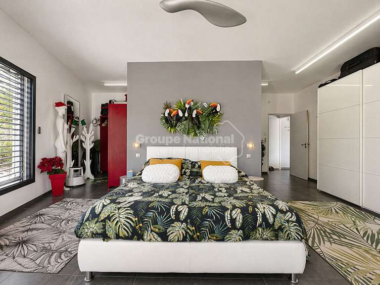 Maison Morières-lès-Avignon - 2 chambres - 187m²