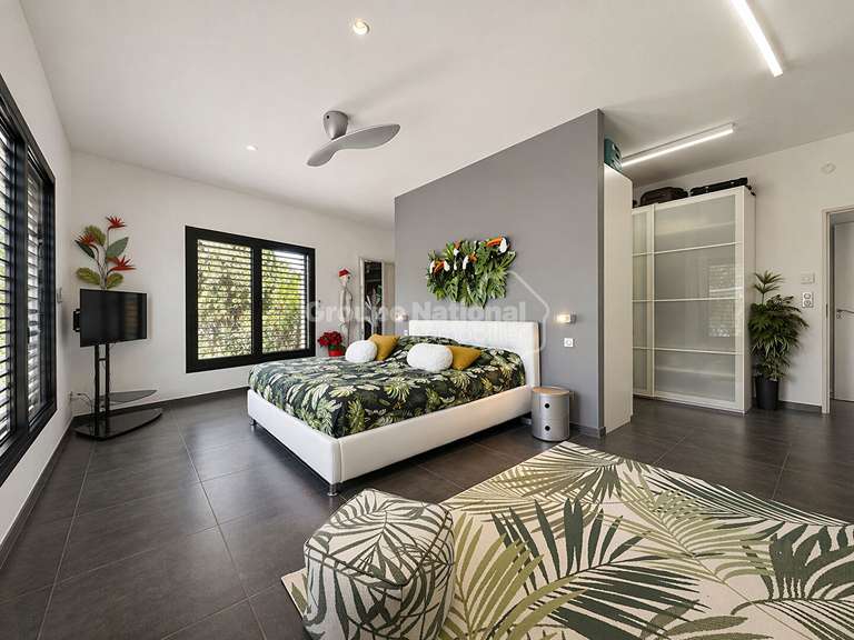 Maison Morières-lès-Avignon - 2 chambres - 187m²