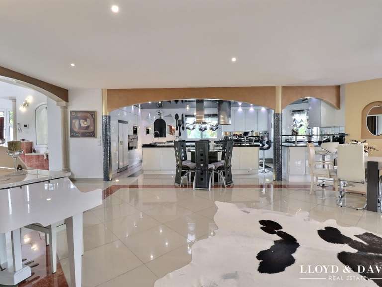 House Morsang-sur-Seine - 4 bedrooms - 574m²