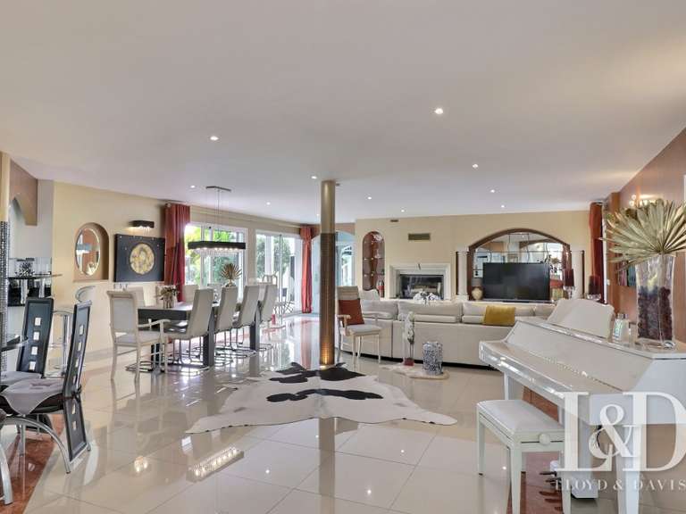 House Morsang-sur-Seine - 4 bedrooms - 574m²