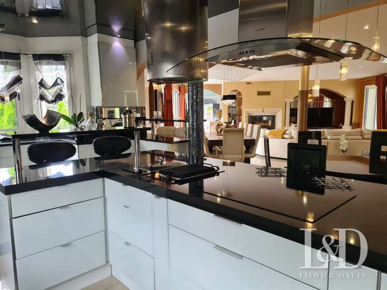 House Morsang-sur-Seine - 4 bedrooms - 574m²