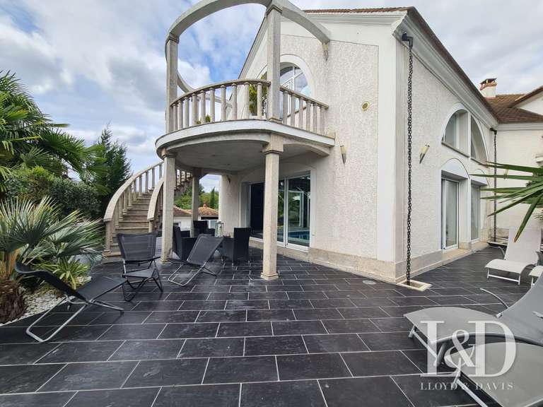 House Morsang-sur-Seine - 4 bedrooms - 574m²