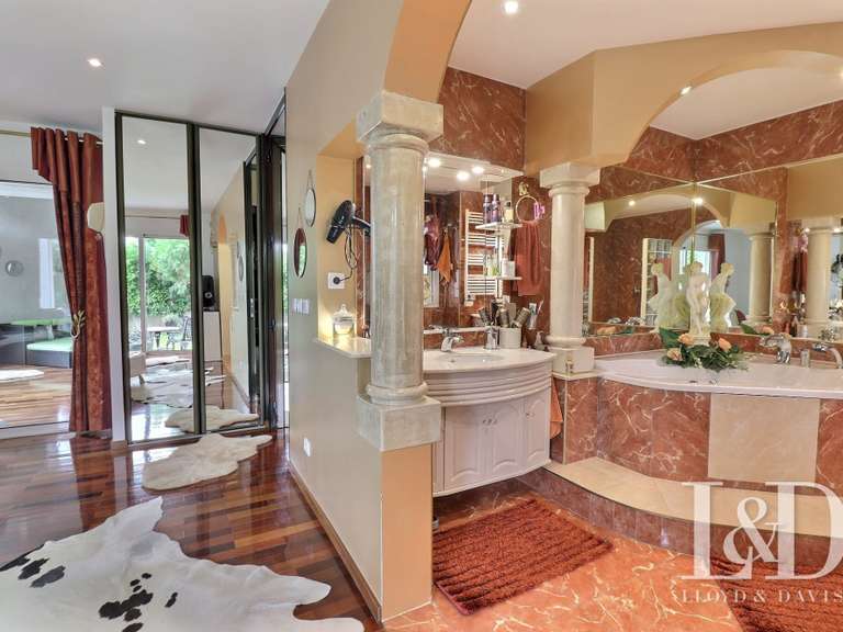 House Morsang-sur-Seine - 4 bedrooms - 574m²