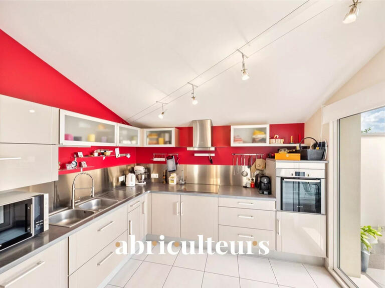 Maison Mortagne-sur-Gironde - 242m²