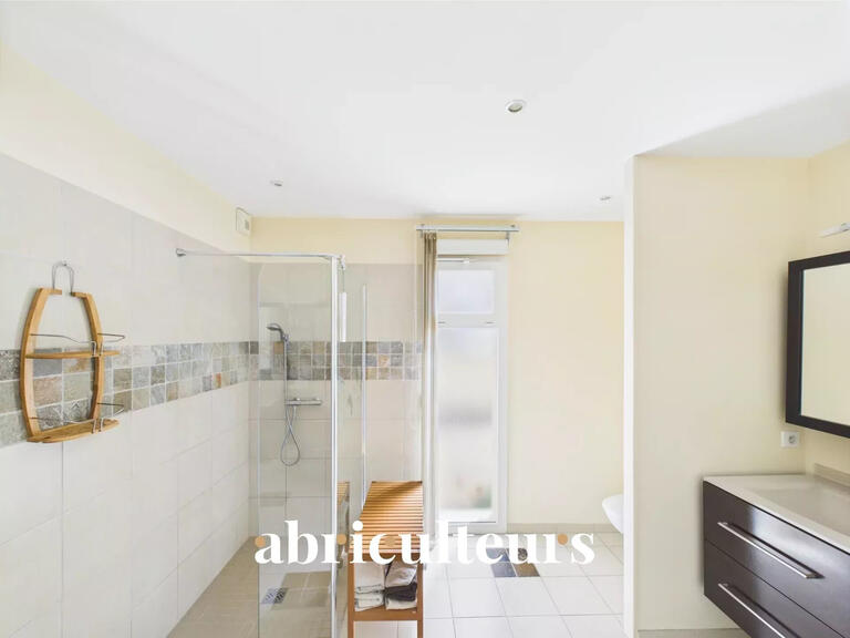 Maison Mortagne-sur-Gironde - 242m²