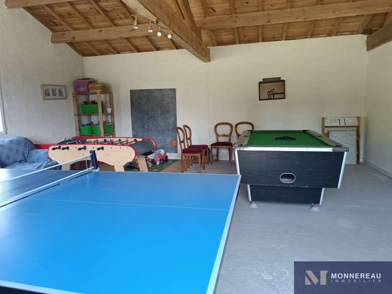 Maison Mortagne-sur-Gironde - 16 chambres - 640m²