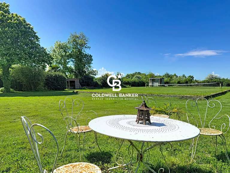 Maison Mortagne-sur-Gironde - 5 chambres - 5340m²
