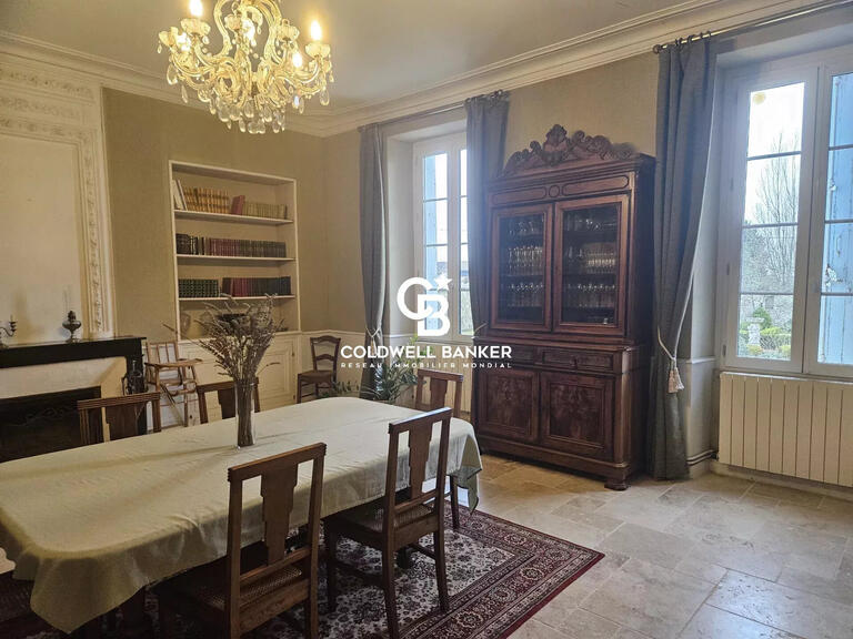 Propriété Mortagne-sur-Gironde - 7 chambres - 996m²