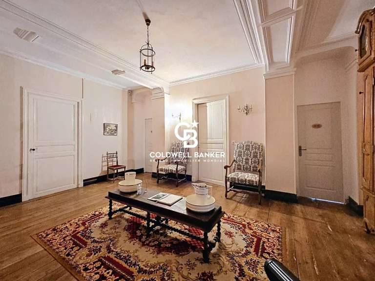 Propriété Mortagne-sur-Gironde - 7 chambres - 996m²