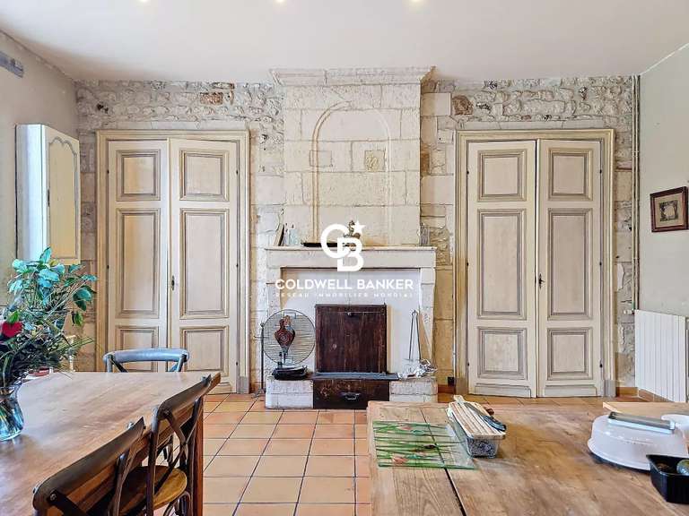 Propriété Mortagne-sur-Gironde - 7 chambres - 996m²