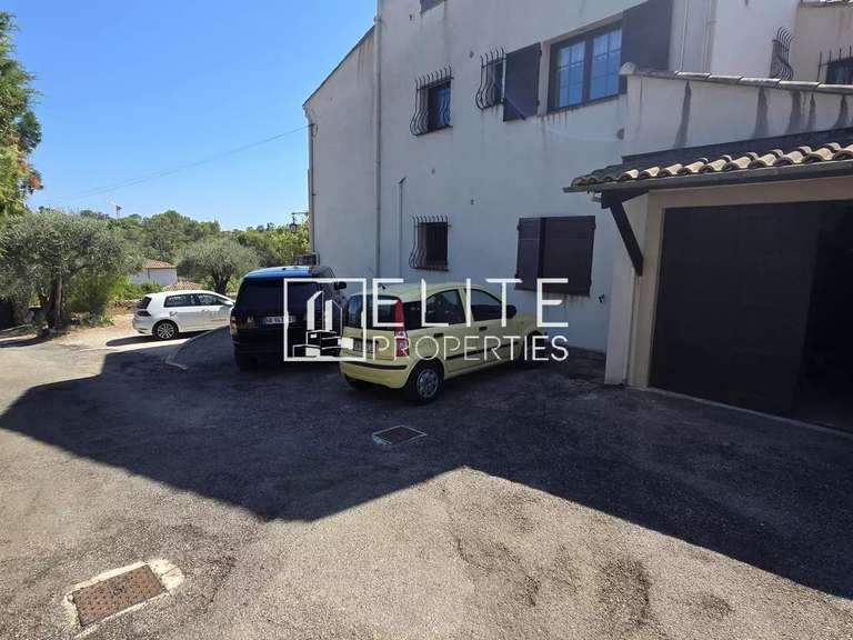 Apartment Mouans-Sartoux - 2 bedrooms - 104m²