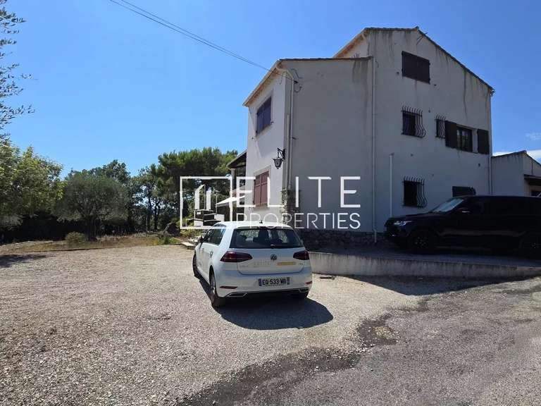 Apartment Mouans-Sartoux - 2 bedrooms - 104m²