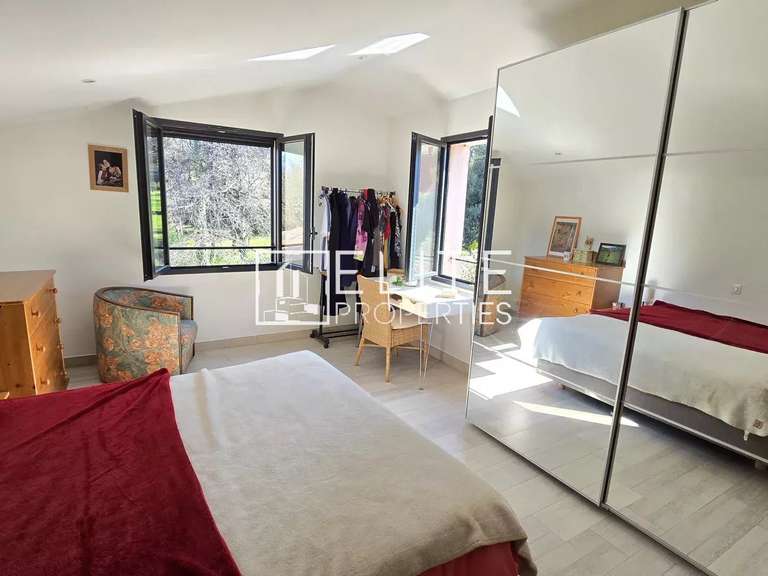 Appartement Mouans-Sartoux - 5 chambres - 200m²