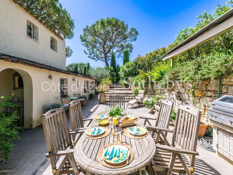 Maison Mouans-Sartoux - 3 chambres - 192m²