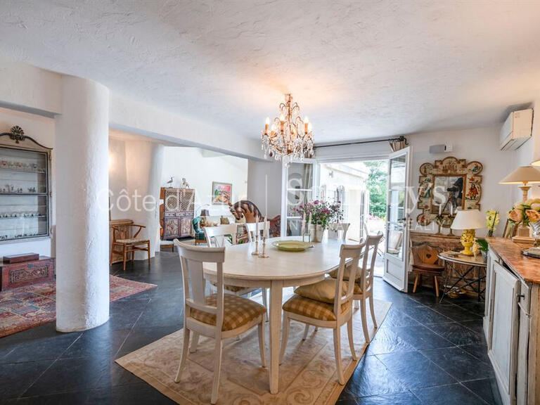Maison Mouans-Sartoux - 3 chambres - 192m²