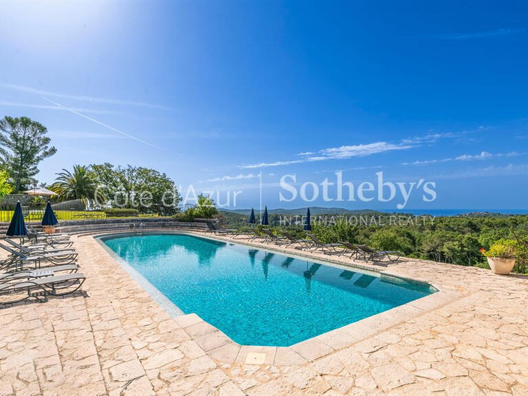 Maison Mouans-Sartoux - 3 chambres - 192m²