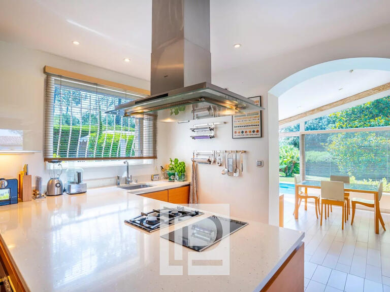 House Mouans-Sartoux - 4 bedrooms - 205m²