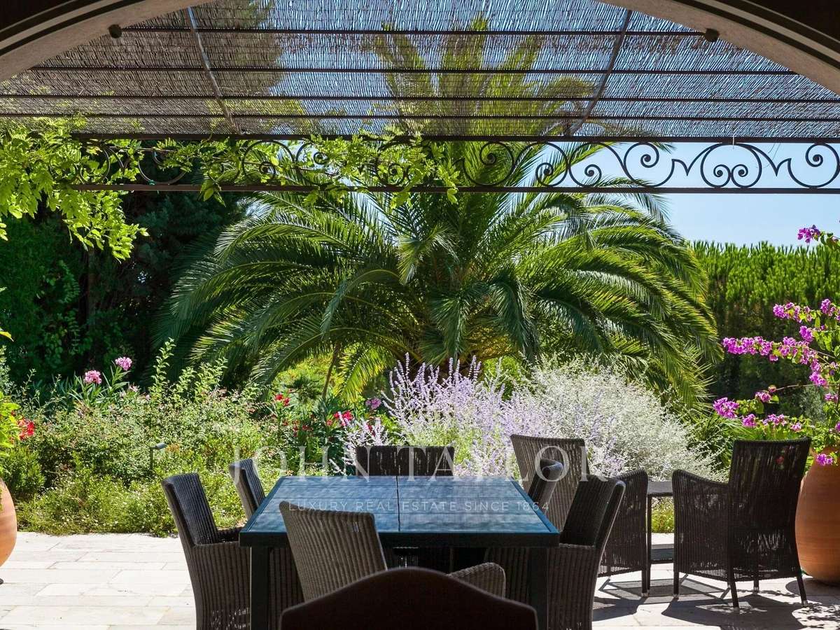 House Mouans-Sartoux