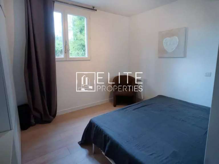 Maison Mouans-Sartoux - 5 chambres - 200m²