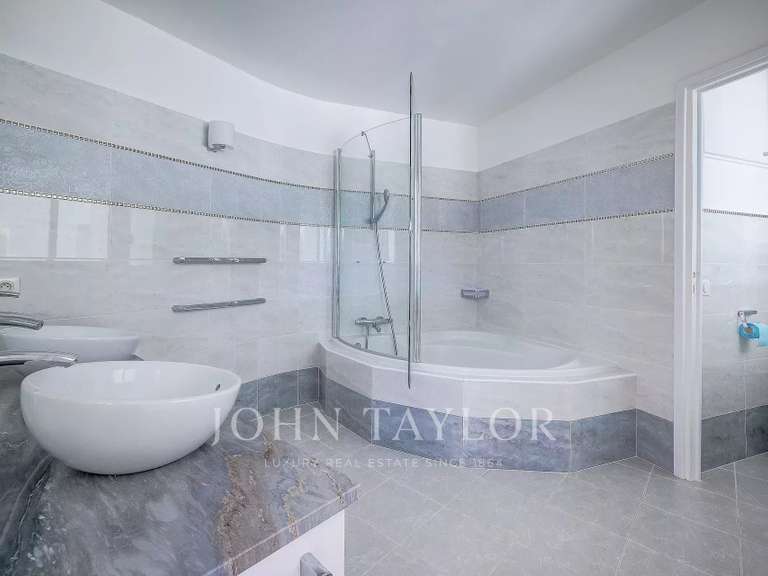 Maison Mouans-Sartoux - 7 chambres - 540m²