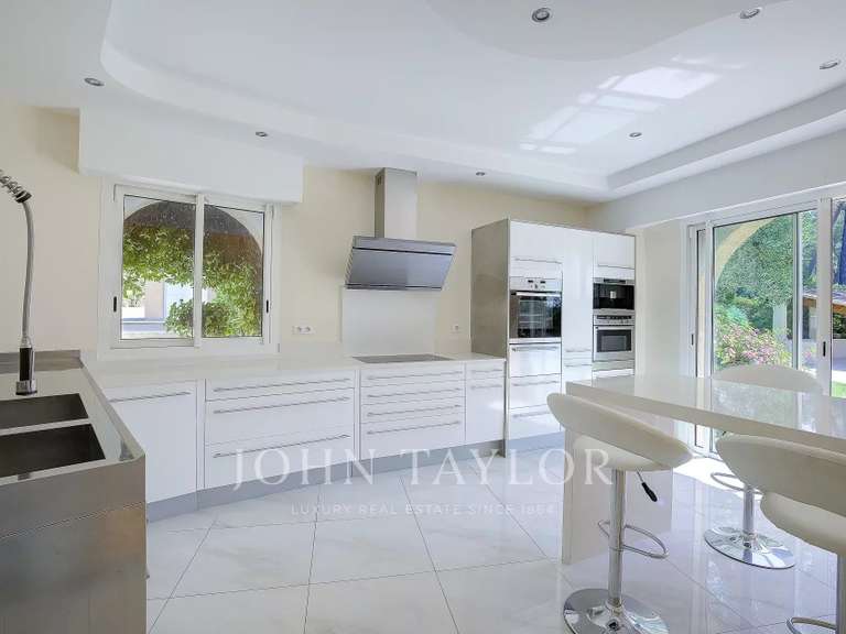 Maison Mouans-Sartoux - 7 chambres - 540m²