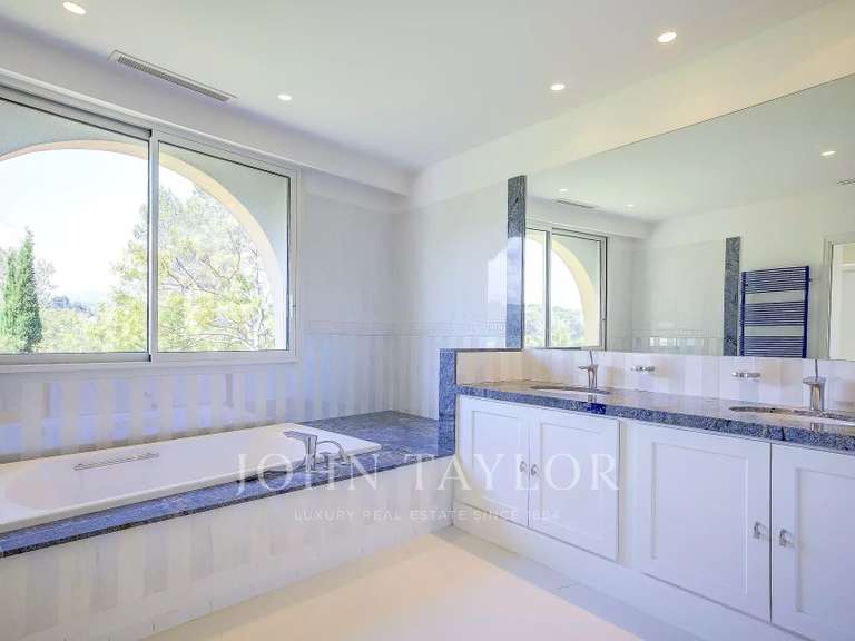 Maison Mouans-Sartoux - 7 chambres - 540m²