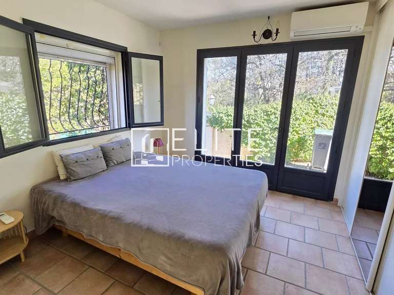 Maison Mouans-Sartoux - 5 chambres - 200m²