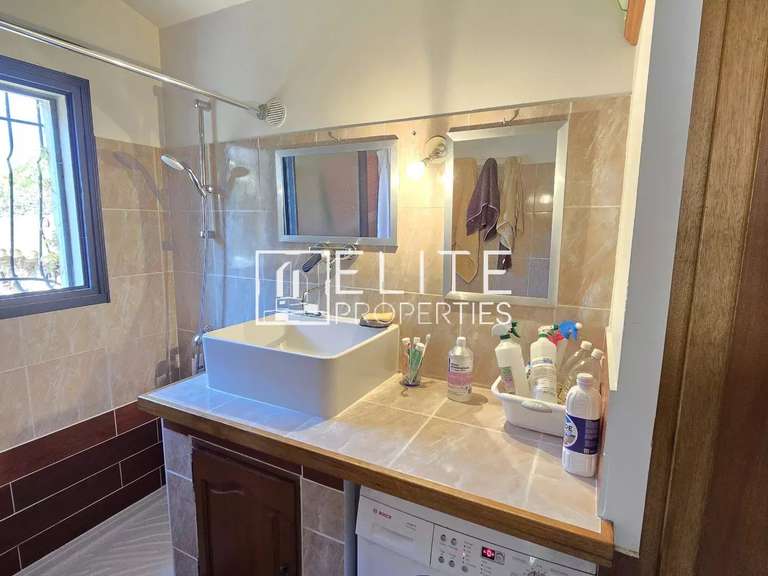 Maison Mouans-Sartoux - 5 chambres - 200m²